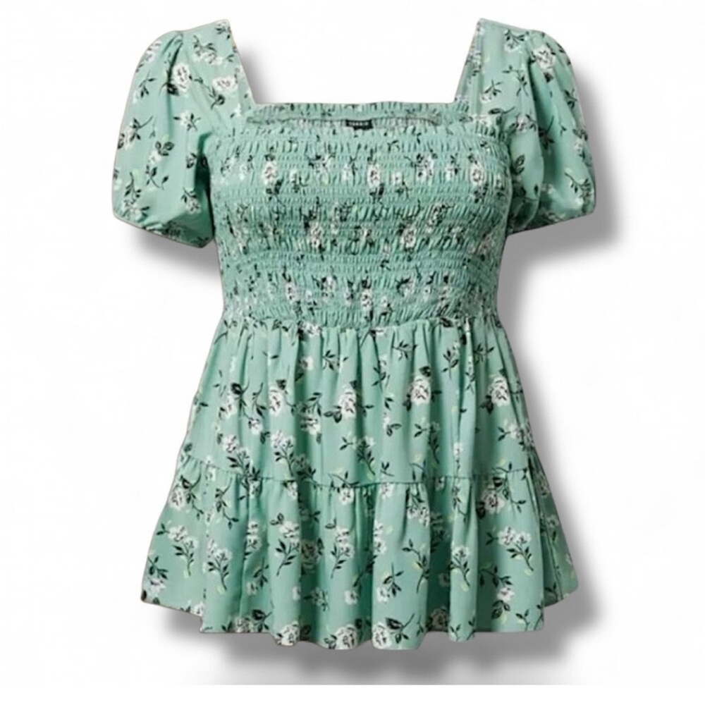 TORRID Smocked Babydoll Top sz 2X. Sold out! Hard to fine. Cute and generously